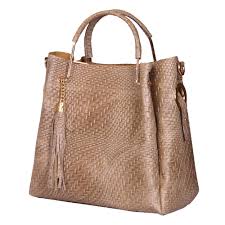 Дамската чанта неразделна част от гардероба на съвременната дама. Damska Chanta Ot Estestvena Kozha Olivia Bezhova Myown Bg