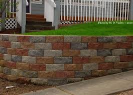 retaining wall with multi color block