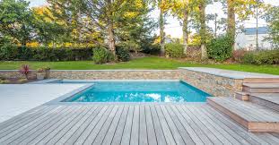 The Best Pool Deck Materials For Your