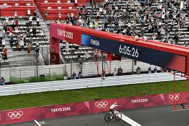 Le cio a publié le calendrier des jeux olympiques reprogrammés en 2021 et les cyclistes devront faire un choix entre le tour de france et . Ec3njgravapiem