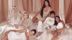 Kim kardashian vermögen wird auf rund 300 millionen euro geschätzt. Kardashian Jenner Clan Wie Die Frauen Milliarden Machen Schweizer Illustrierte