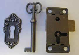 3pc antique bronze lock key and