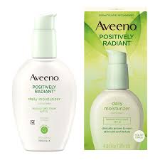 Amazon Com Aveeno Positively Radiant Daily Facial Moisturizer With Broad Spectrum Spf 15 Sunscreen Total Soy Complex For Even Tone Texture Hypoallergenic Oil Free Non Comedogenic 4 Fl Oz Beauty