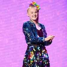 The teen dancer, singer, actress, and youtube personality purchased this home for $3.43m. Watch Jojo Siwa Take A Tour Of Her New House On Youtube