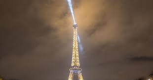 La tour Eiffel gambar png