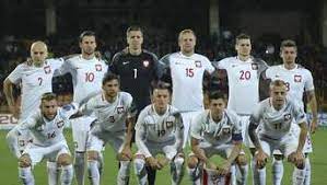 Die polnische fußballnationalmannschaft ist die fußballauswahl des mitteleuropäischen landes polen und repräsentiert offiziell den polnischen fußballverband. Teamportrat Polen Fussball