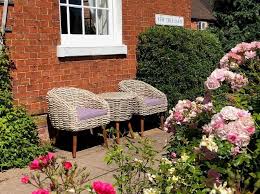 Garden Furniture Ideas For Small Spaces