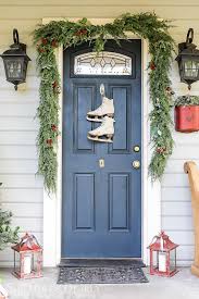 38 pretty christmas door decorations