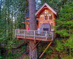 Luxury Treehouse With Wrap Around Deck