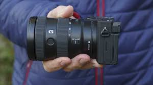 The a6600 measures 4.75 x 2.75 x 2.4 inches and weighs 18 ounces without a lens. Sony A6600 Camera Jabber