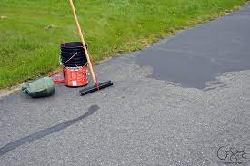 Do it yourself driveway coatings. Sealing An Asphalt Driveway Madness Method