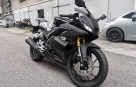 Manufactured by yamaha motor company since 2008, the yamaha yzf r15 155 is a sport bike giving riders a suite of innovative technology coupled with the generic racing experience on any road. Yamaha Yzf R15 New Motorcycles Prices In Malaysia Imotorbike