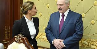 Люди, верящие, что путин женился на кабаевой, думают, что они живут обычной семейной жизнью. Lukashenko Razgovarival S Kabaevoj O Sporte Poltora Chasa Foto Video Euroradio Fm