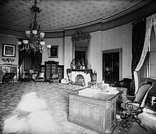 The resolute desk has spent the longest time in the office, having been used by eight presidents. Resolute Desk Wikipedia