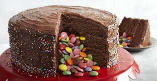 Chocolate Pinata Cake gambar png