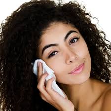 benefits of oil in makeup removal wipes