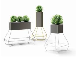 Standing planter is a base building product and can be found in the equipment/farming building category. Standing Planters For Lightweight And Airy Displays Of Greenery