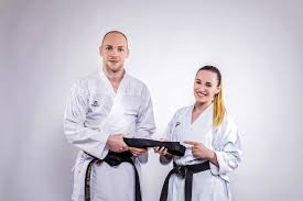 Have you ever wondered what kata was performed in the karate kid? Karate 1 Dan Shotokan Prufung Prufung Zum Schwarzen Gurtel