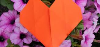 Друга идея, която може да приложите за цветя от хартия е да. Origami I Papercraft Za Deca I Vzrastni