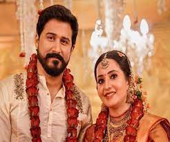 Malayalam wedding anniversary photo frames with wishes give more attractive look to your if you want to edit your image with more wedding anniversary photo frames then easily change frame with. In Pictures Malayalam Actor Bhama Weds Businessman Arun The News Minute