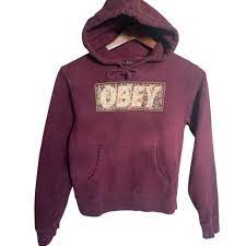 obey size small spell out boxed graphic