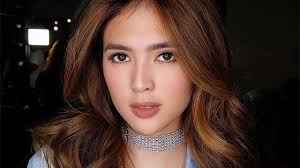 get sofia andres s fresh flushed look