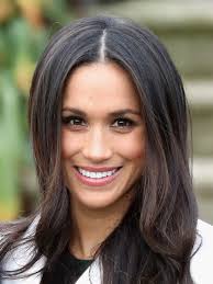 Miss teen usa 2010 and beauty influencer kamie crawford was on the case of uncovering pics of markle's natural hair, and what she discovered was nothing short of amazing. Throwback Photos Of Meghan Markle Wearing Curly Hair Texture Surfaced On Twitter Allure
