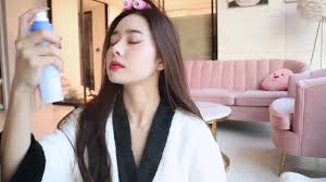 song ji ah does her signature makeup