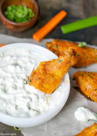 crispy oven baked buffalo wings with