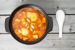 Is kimchi jjigae high in calories?