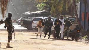 Acaba o cerco ao hotel no Mali: ao menos 18 morreram - BBC News Brasil