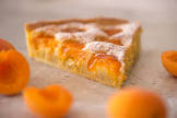 apricot almond orange tart with white chocolate cream