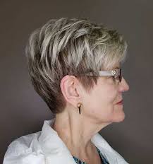 Having a thick hair when you are around 60s years old is a blessing, while many women struggle with the common problems like the thinning hair. Chic Short Haircuts For Women Over 50