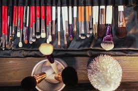 set of makeup stylist brushes diffe