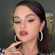 selena gomez s all time best makeup looks