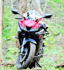Checkout the front view, rear view, side view, top view & stylish photo galleries of r15 v3. 2019 Yamaha R15 V3 New Colour Options Review Yamaha Bike Pic Bike Photoshoot