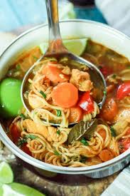 sopa de fideo en noodle soup