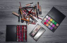best basic makeup kit for beginners on
