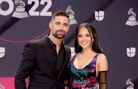 becky g announces enement to