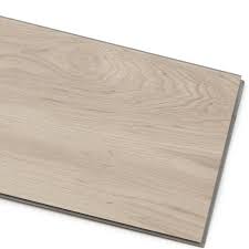 is laminate flooring good for dogs and
