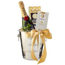 The champagne and gift company is the number one shop for unique champagne gift ideas. Champagne Gift Baskets My Baskets