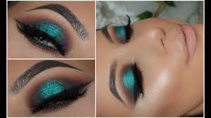 amazing eye makeup with turquoise dress