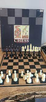 Vintage Pressman Chess 1124 Set