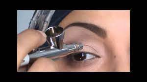 apply eye makeup using dinair airbrush