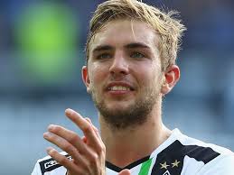 Christoph kramer played on for 14 minutes after receiving a heavy blow to the head in the world cup final. Christoph Kramer Nationalspieler Soll Erpresst Worden Sein Focus Online
