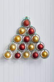 Garland can be expensive but you can save a lot of money if you can find the materials and make it yourself. 70 Easy Christmas Crafts 2020 Simple Diy Holiday Craft Ideas