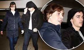 If you're a fan of alison and dave, welcome home! Dave Franco And Alison Brie Step Out Hand In Hand To The Movies For A Date Night In Hollywood Daily Mail Online