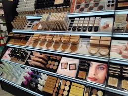 where to cosmetics in budapest