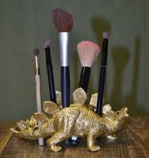 20 cool makeup brush holders every