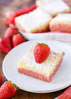 strawberry ooey gooey butter cake